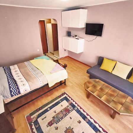 Cozy Studio Athenee Apartment บูคาเรสต์ ภายนอก รูปภาพ