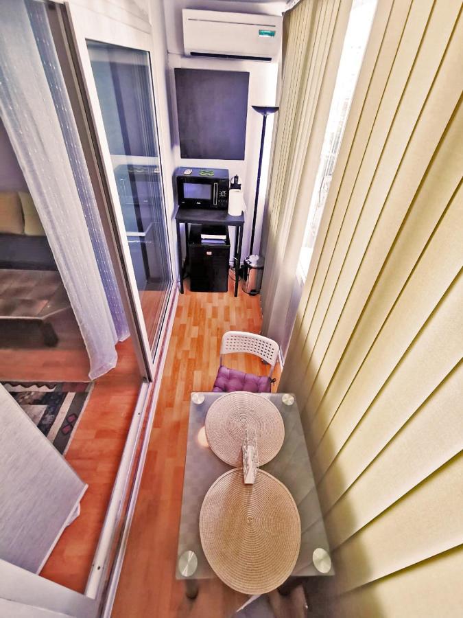 Cozy Studio Athenee Apartment บูคาเรสต์ ภายนอก รูปภาพ